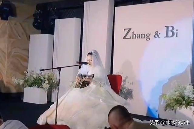 《好声音》的两位学员结婚，导师汪峰并未到场，网友：出礼没？
