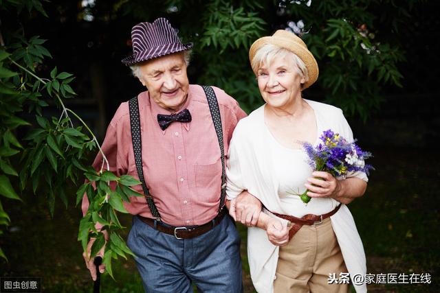 老年夫妻“生活”时遇到问题怎么办？这4种方法或能改善