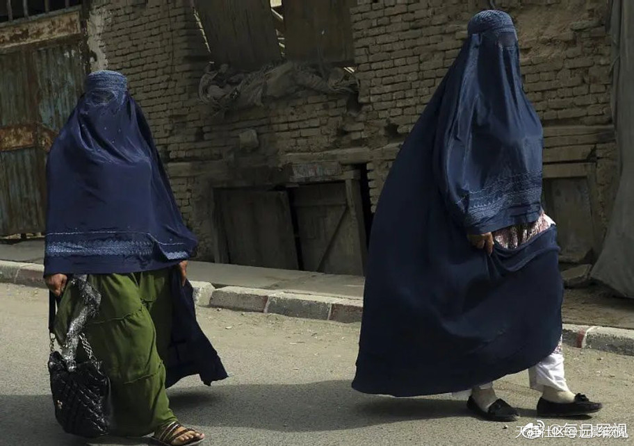 太丢人了:英国特种兵男扮女装逃出阿富汗，成功骗过塔利班。(转)