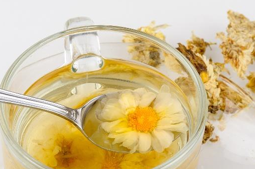 心火旺可以喝枸杞菊花茶吗？枸杞和菊花有安眠的作用吗？