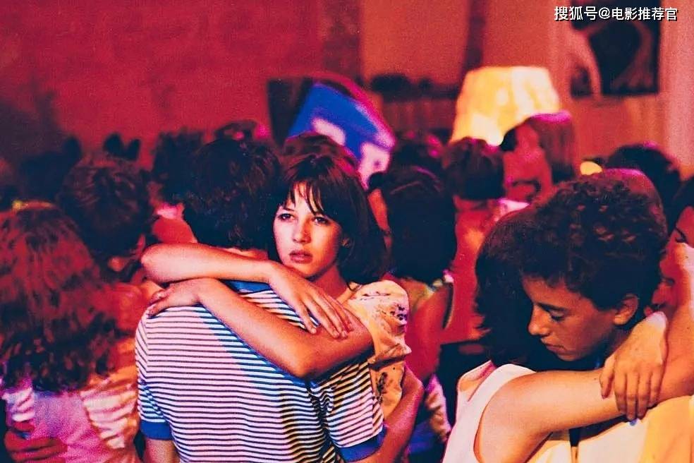 法国爱情伦理电影《初吻》：苏菲玛索13岁青春演绎，爱情伦理电影的甜蜜与苦涩